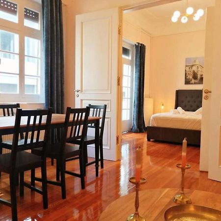 Elegant Apartment In Syntagma Square Atenas Exterior foto