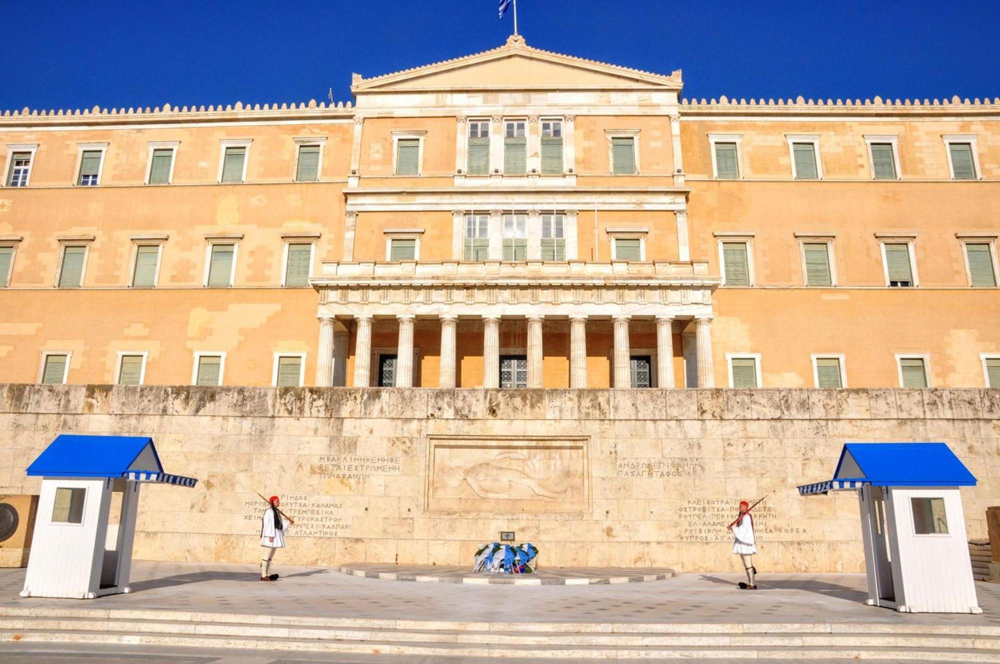 Elegant Apartment In Syntagma Square Atenas Exterior foto